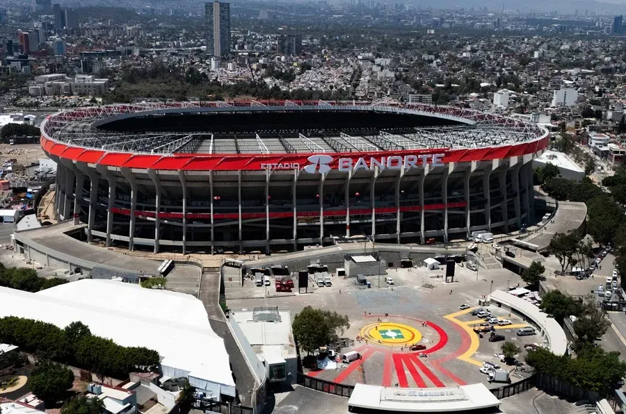 Vecinos del Estadio Azteca venden accesos de estacionamiento para el Mundial hasta en 2,200 pesos