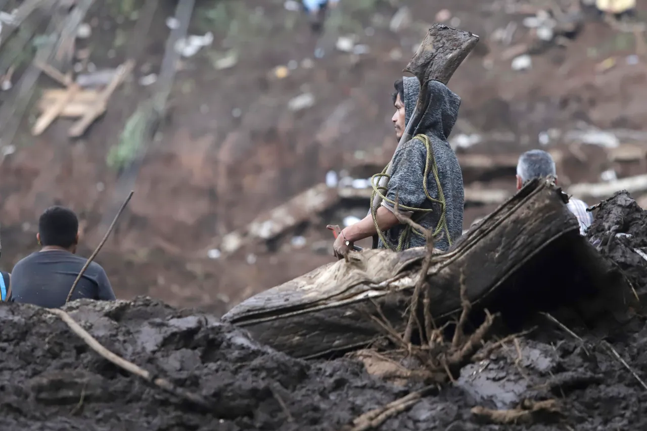 Angustia y destrucción en Huauchinango, un municipio golpeado por las lluvias en México