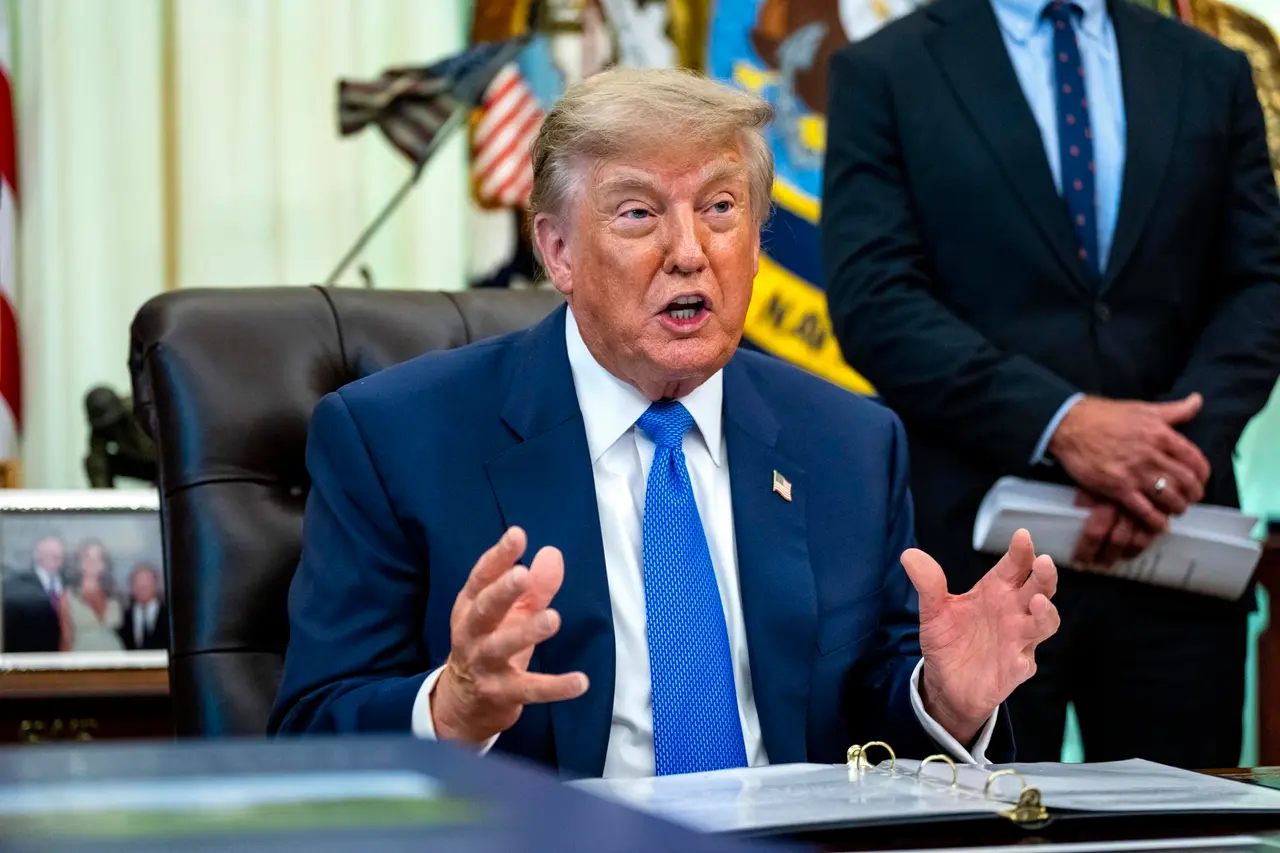 Donald Trump anuncia una pausa de tres días a los aranceles del 50% sobre las importaciones procedentes de Canadá