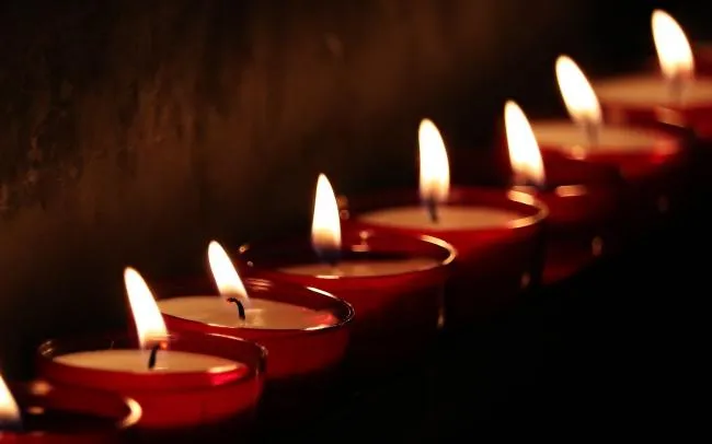 02_184b7612d1_tea-lights-2223898_1920