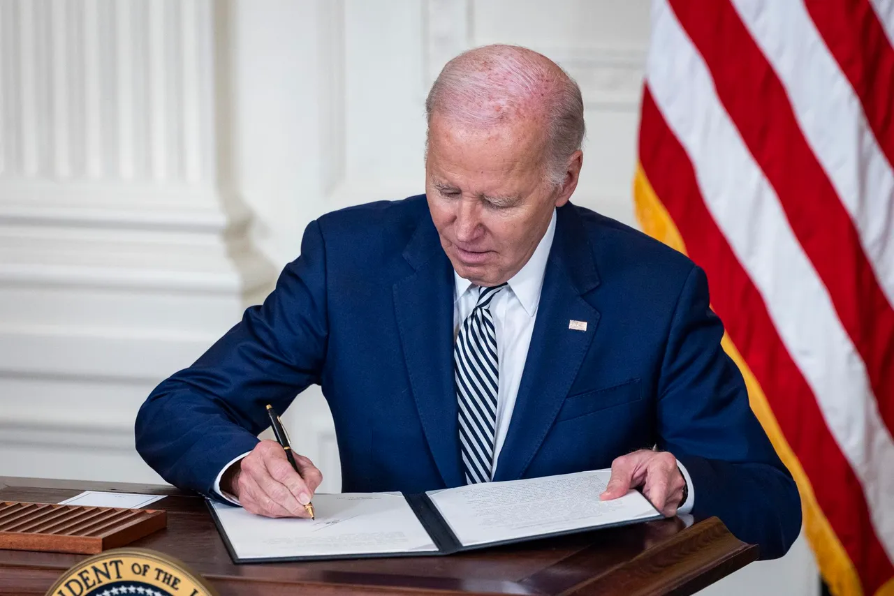 BIDEN FIRMA