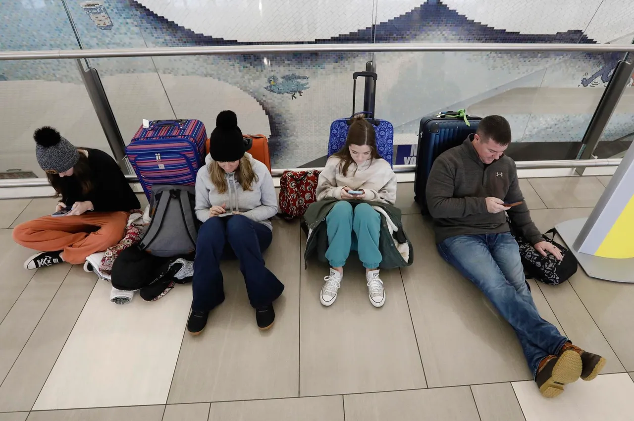 Holiday Travel New York LaGuardia Airport
