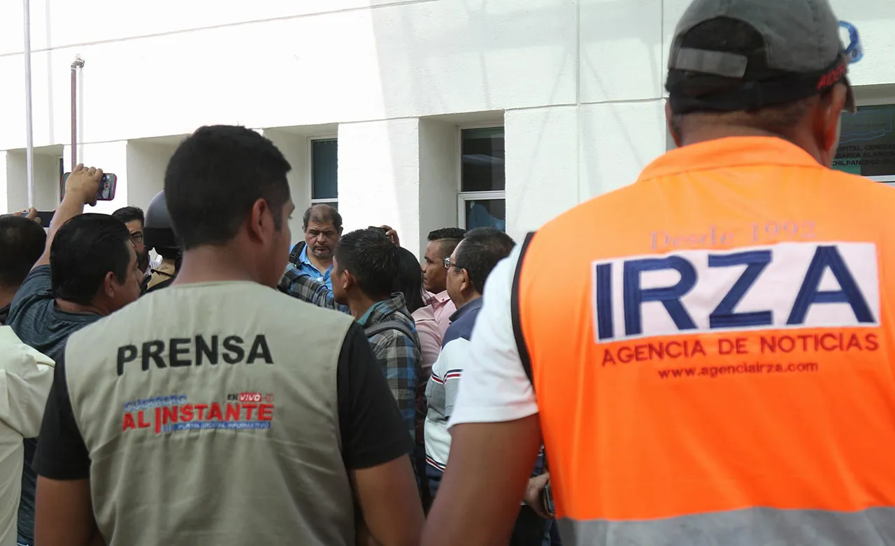 Tres periodistas quedan heridos tras un ataque armado en el sur de México