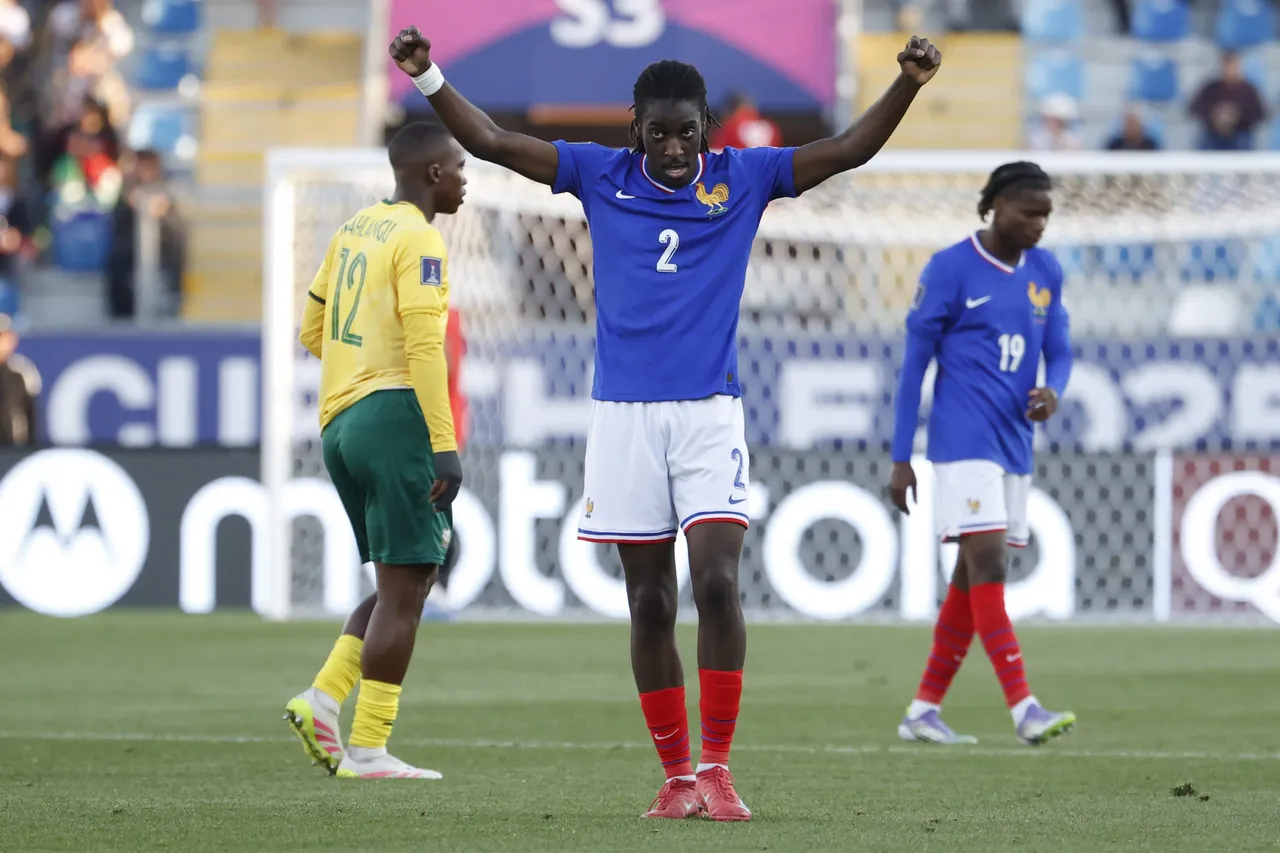 La selección de Francia dio inicio a la actividad del Mundial sub-20 con una victoria 2-1 ante Sudáfrica como parte de la actividad