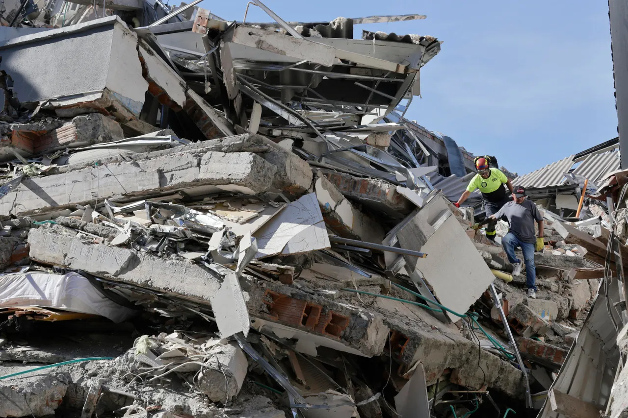 El Gobierno colombiano confirma al menos 239 muertos y 3 mil 755 heridos por el terremoto
