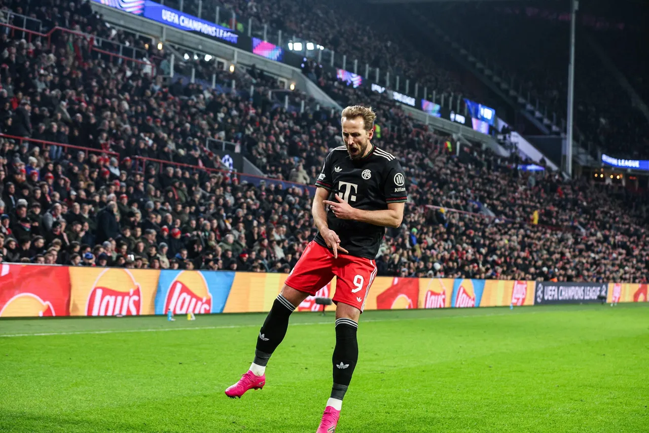 Harry Kane of FC Bayern Munich celebrates scoring the 1-2 goal during the UEFA Champions League