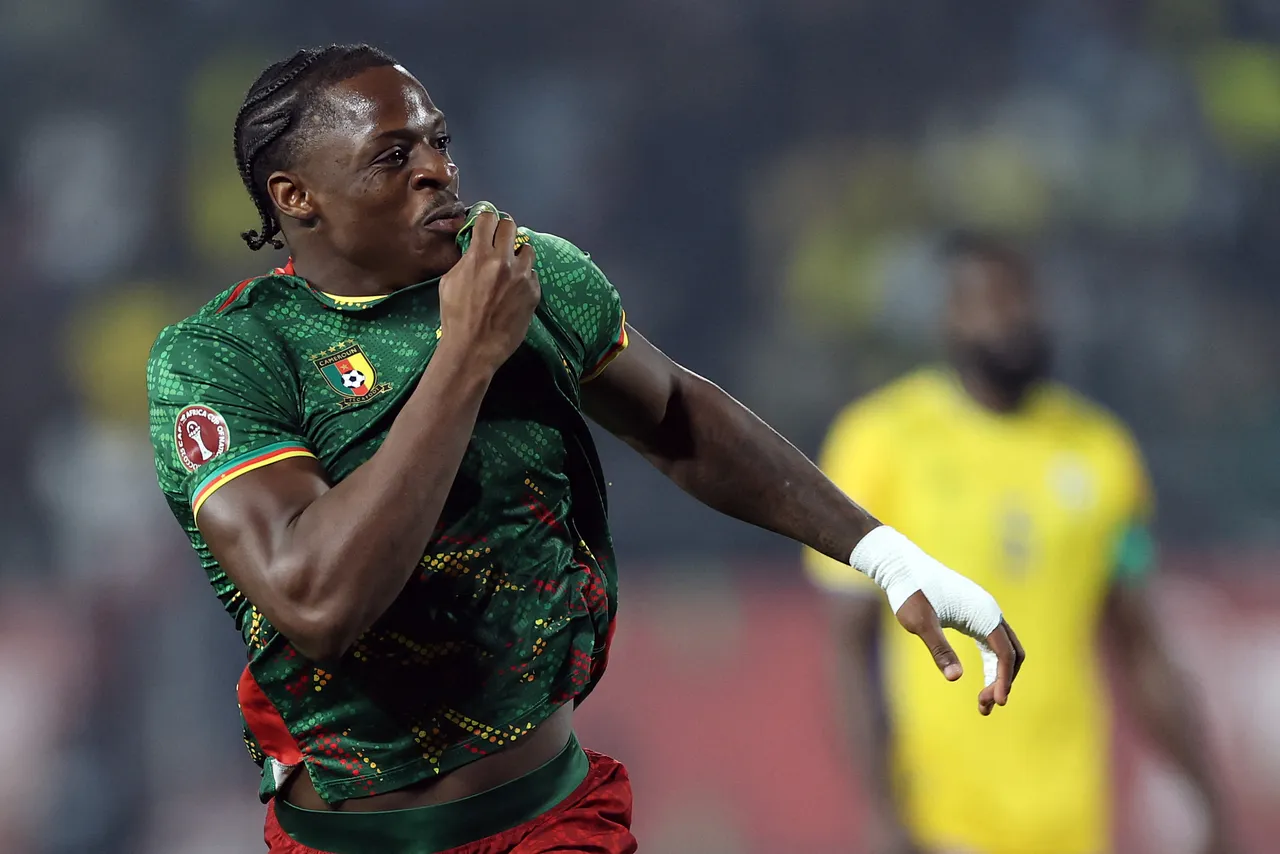 El estreno goleador con su selección del delantero del Levante Karl Etta Eyong terminó por dar el triunfo ante Gabón a Camerún (1-0), en el arranque