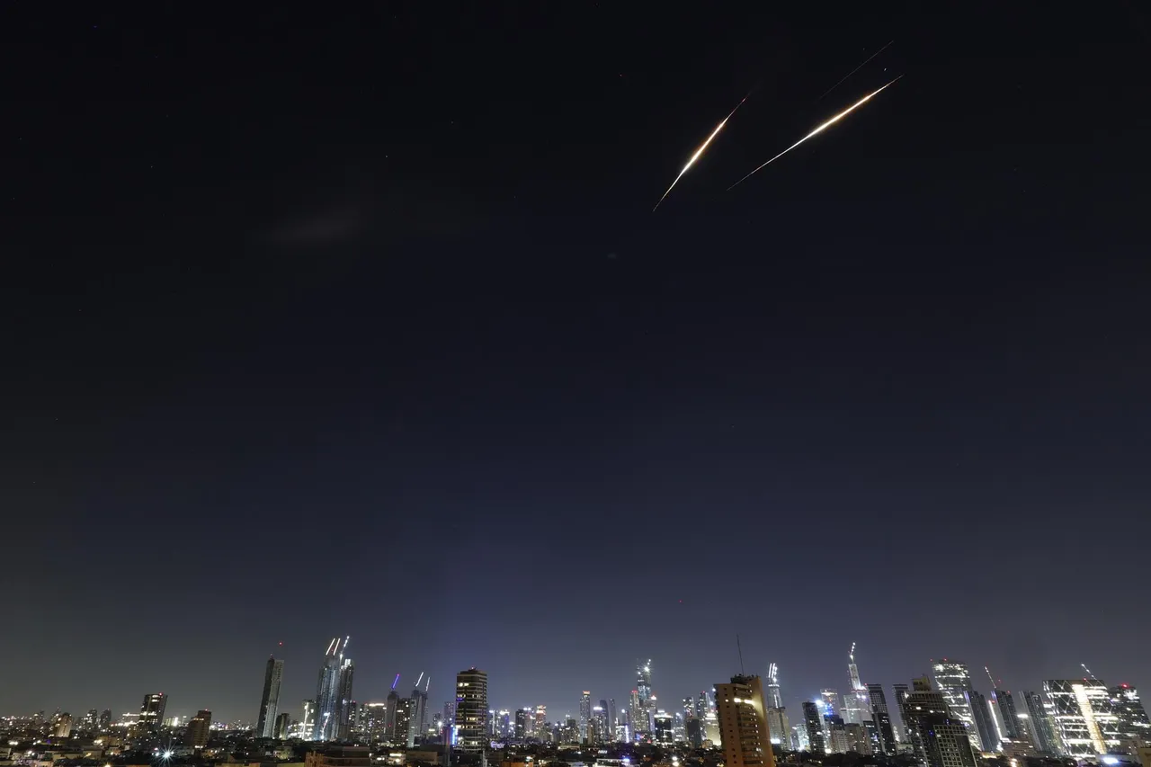 Iranian ballistic missile over Tel Aviv