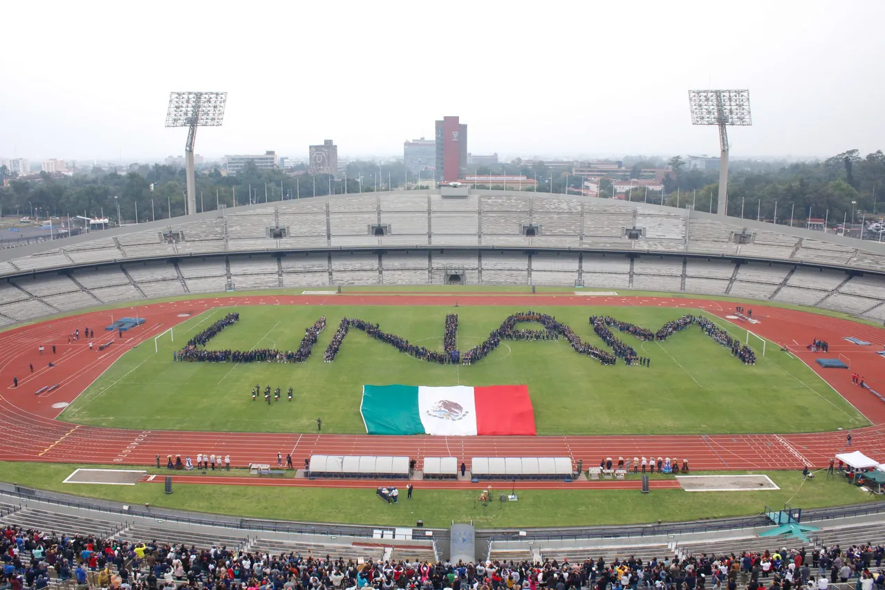 10_Estadio70