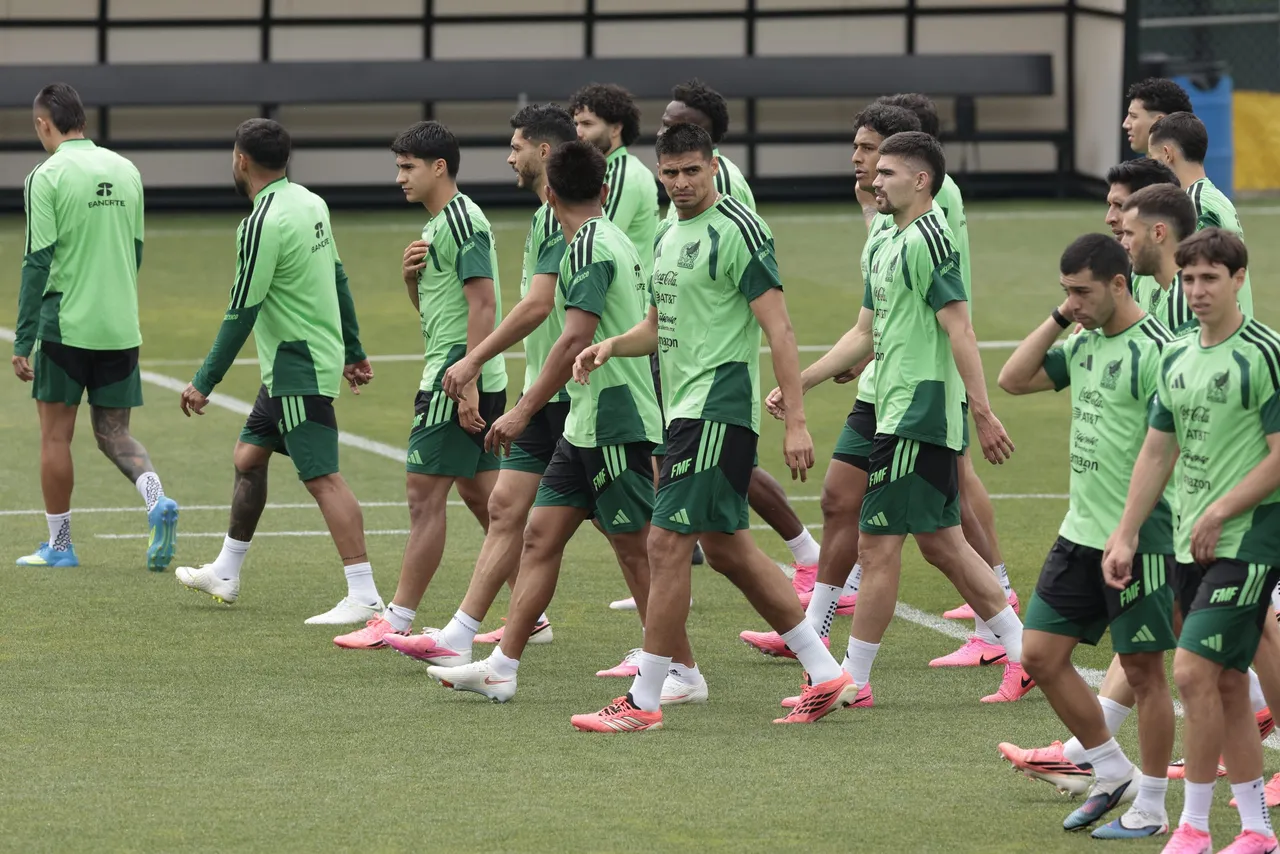 Selección de México entrena en el CAR