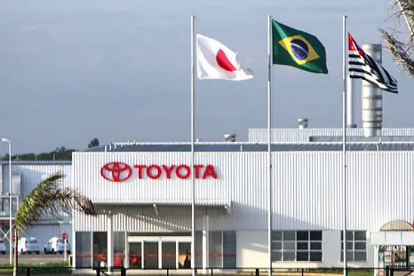 15689929520419