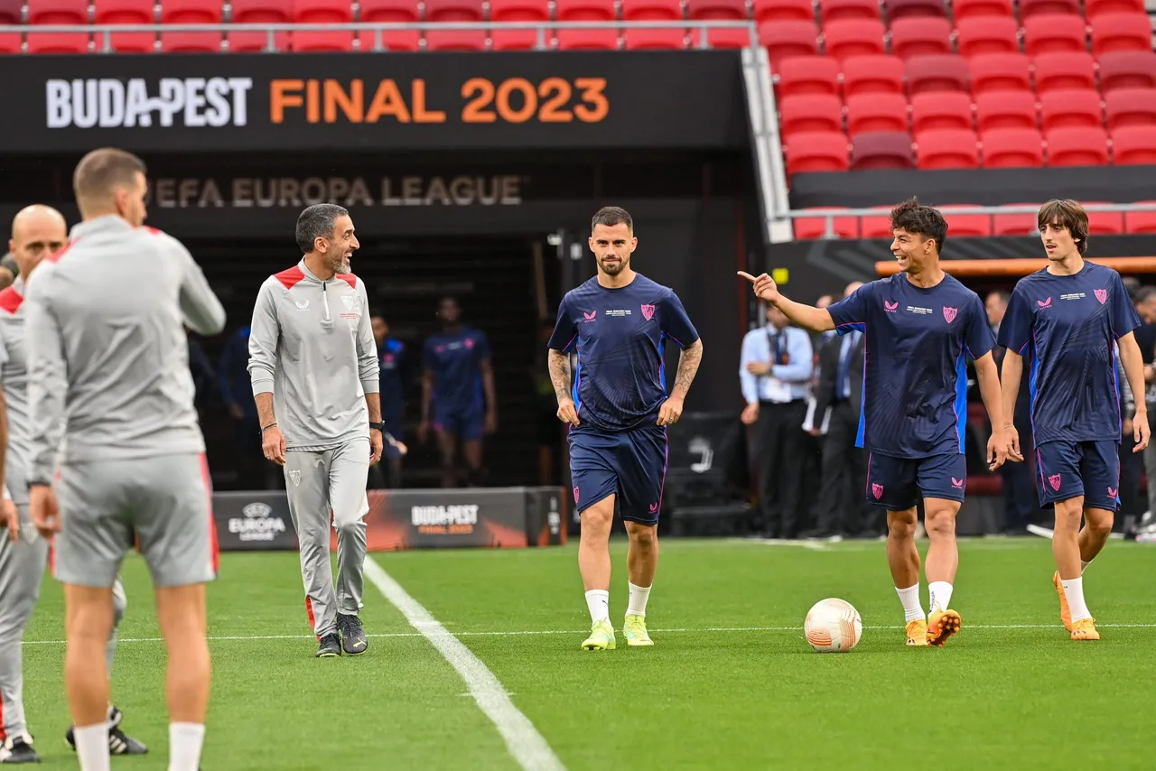 UEFA Europa League Final &#8211; MD-1 training and press conference