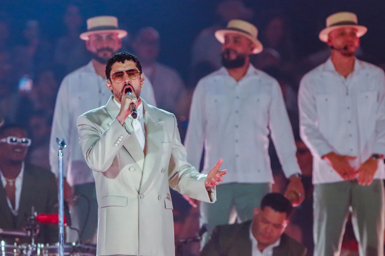 La jugada maestra de Bad Bunny: ¿Por qué cobrará cero dólares por el Super Bowl LX?