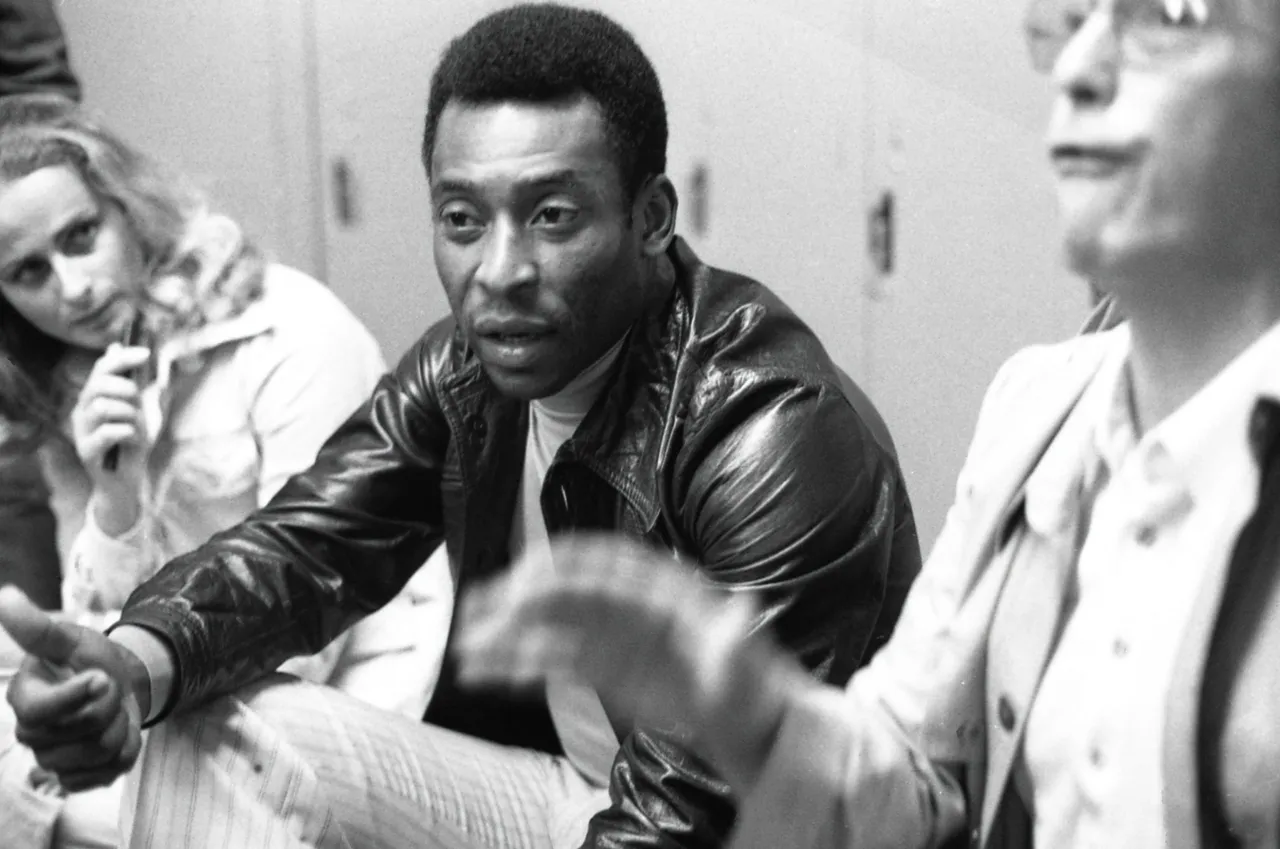 43101013DI_WC1966_PELE