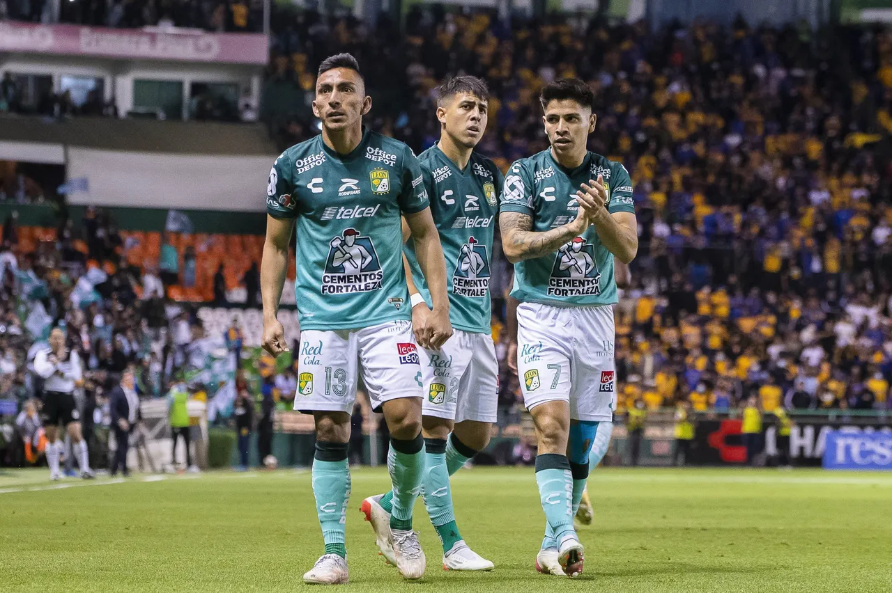 Liga BBVA MX Apertura Grita Mexico 2021 Leon (3) 2-1 (3) Tigres UANL SFV