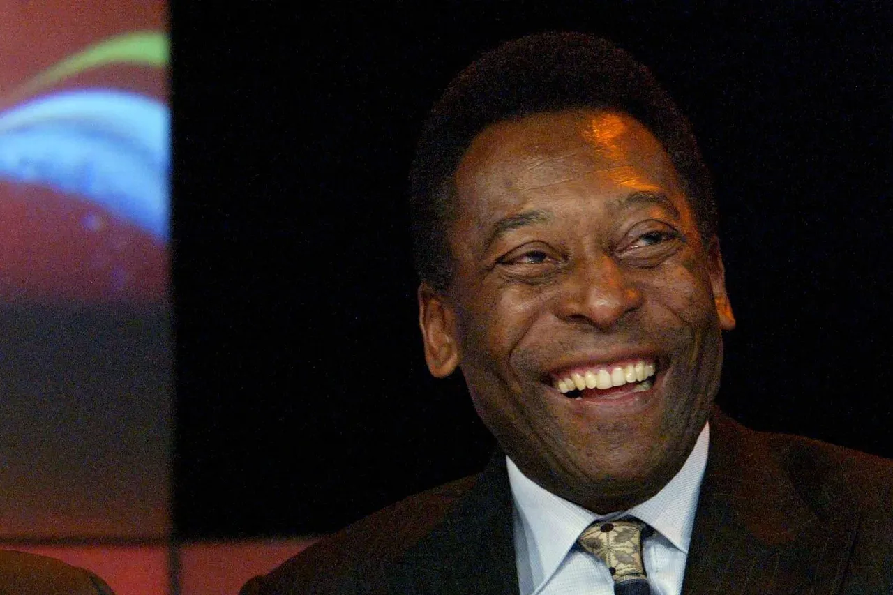 En el futbol, el nombre con el que un jugador pasa a la historia no siempre coincide con el que figura en su acta de nacimiento, y Pelé