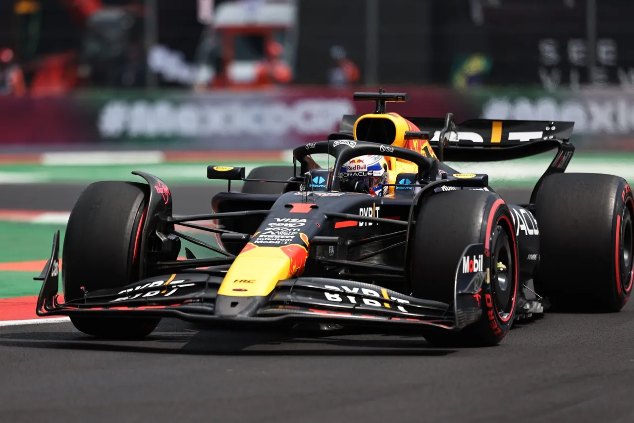 El cuádruple campeón mundial neerlandés Max Verstappen (Red Bull) marcó el mejor tiempo este viernes en el segundo entrenamiento