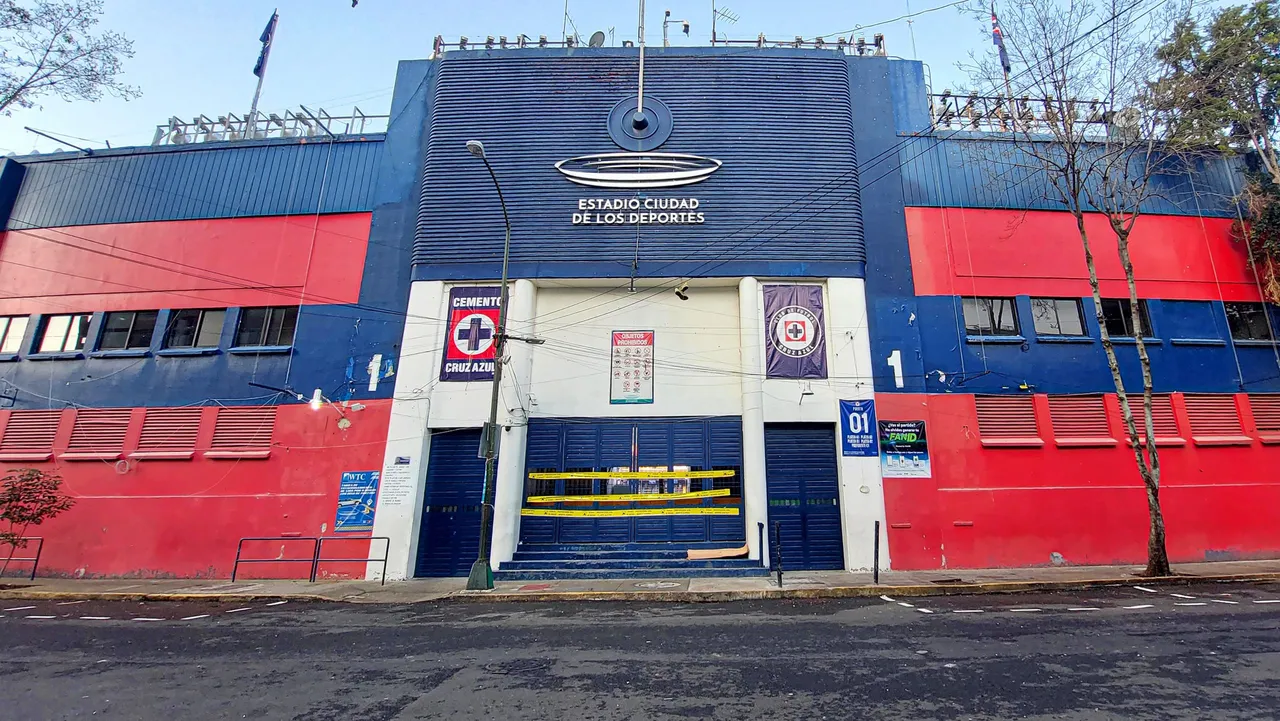 _LMX_A24_CLAU_STADIUM