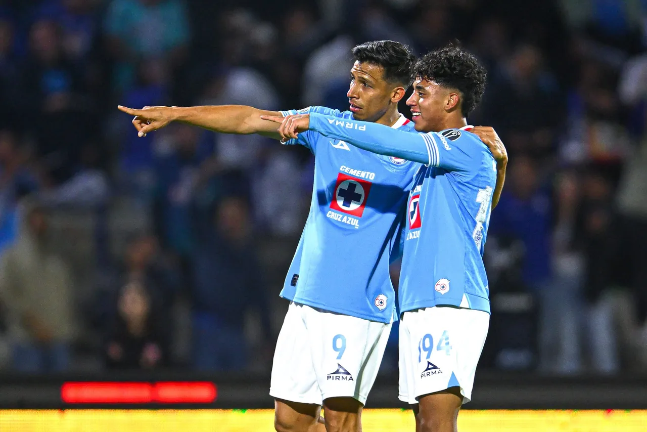 Liga BBVA MX Clausura 2025 Cruz Azul vs Leon &#8211; CFV