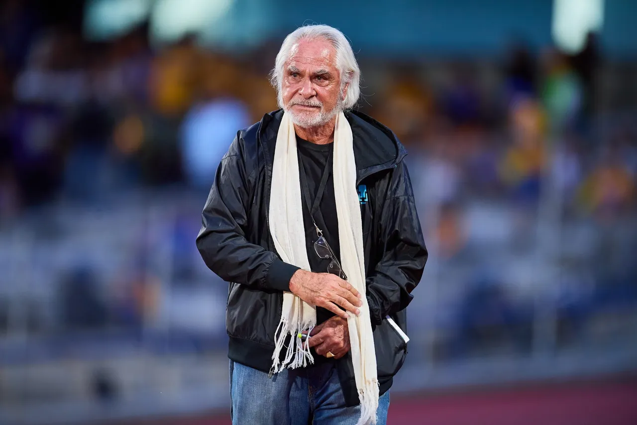 Pumas oficializó la salida de Miguel Mejía Barón, quien se desempeñaba como vicepresidente deportivo desde 2021, así como la de Eduardo Saracho
