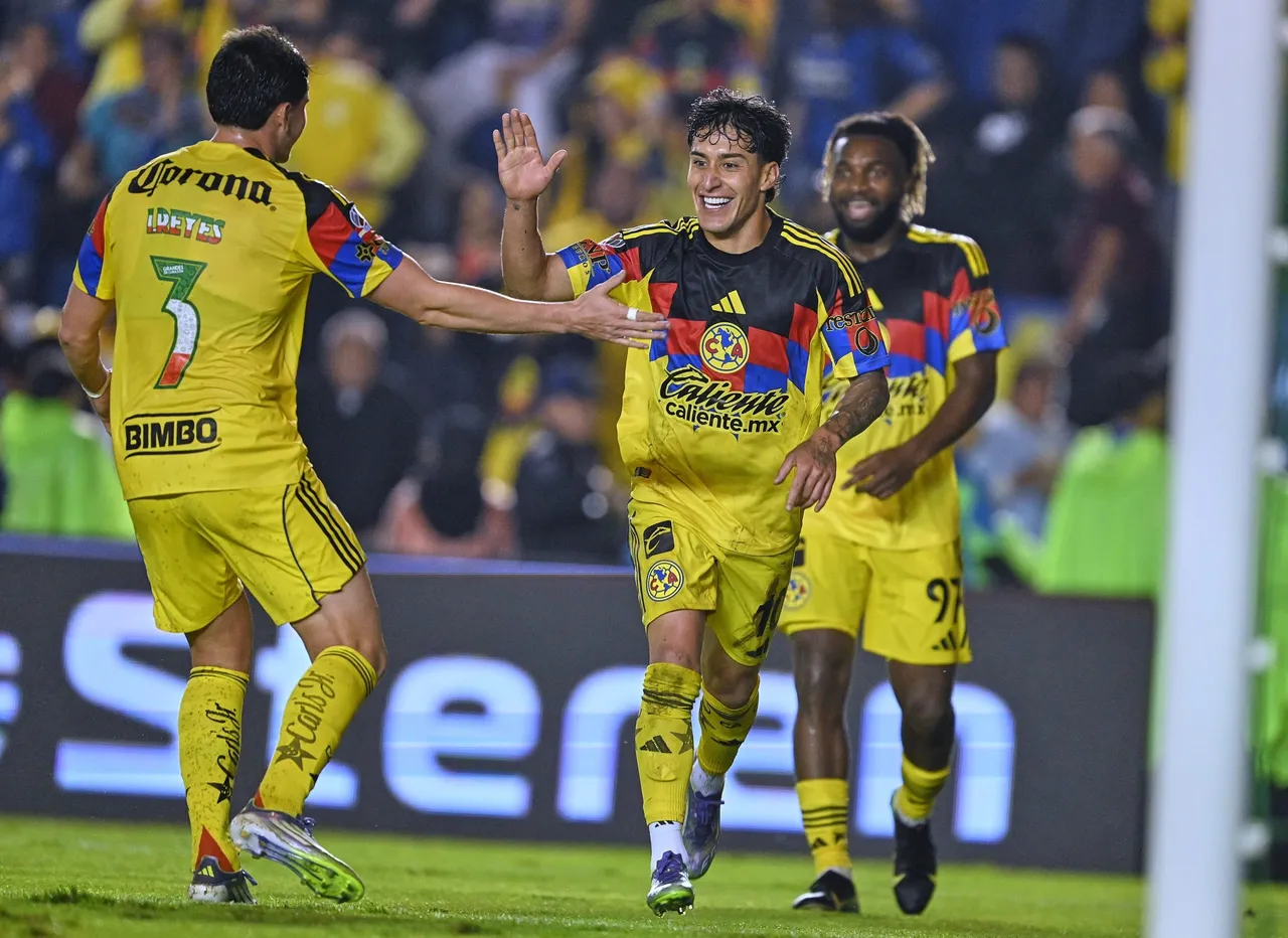 Las Águilas del América del entrenador brasileño Andre Jardine fueron de menos a más para golear hoy por 4-1 a los Pumas UNAM