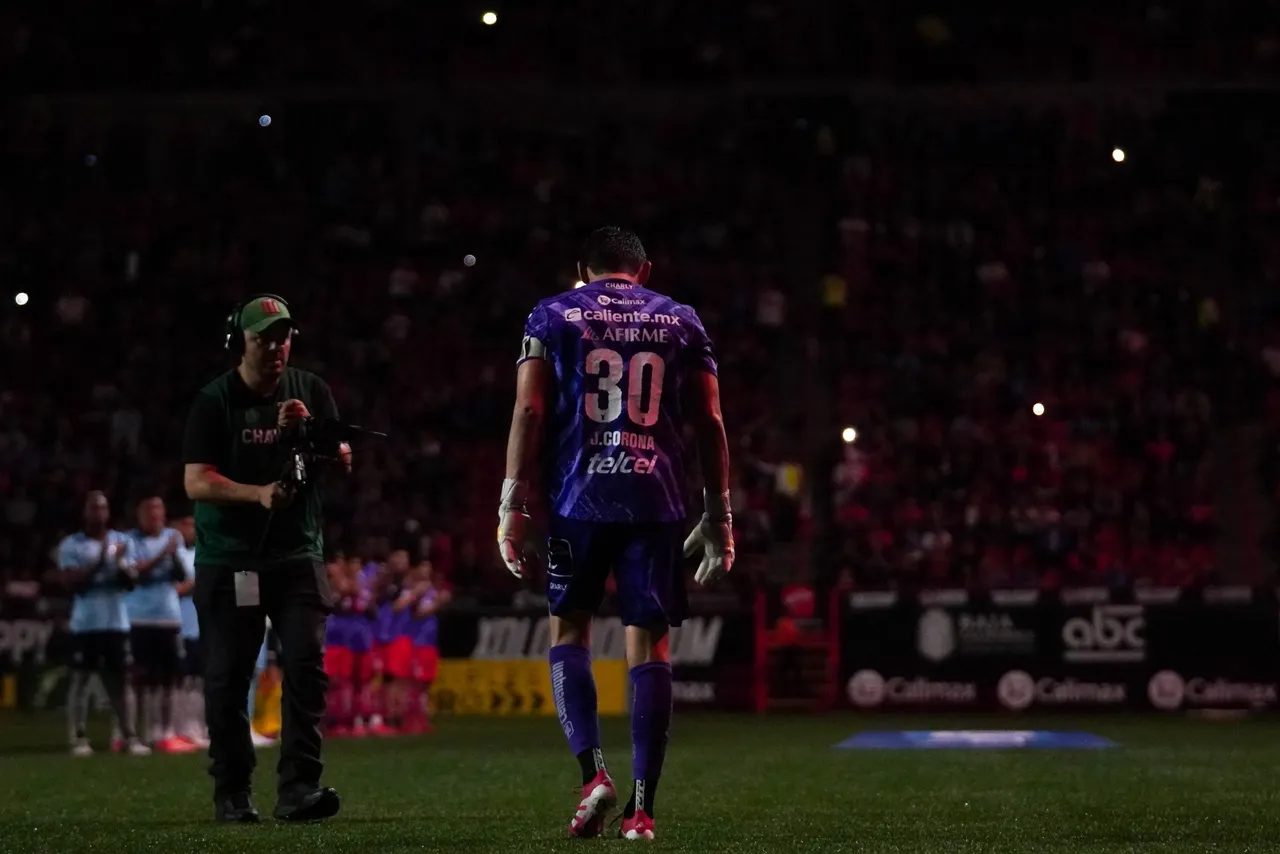El guardameta Jesús Corona, uno de los héroes del título de México en el fútbol de los Juegos Olímpicos de Londres 2012, vive