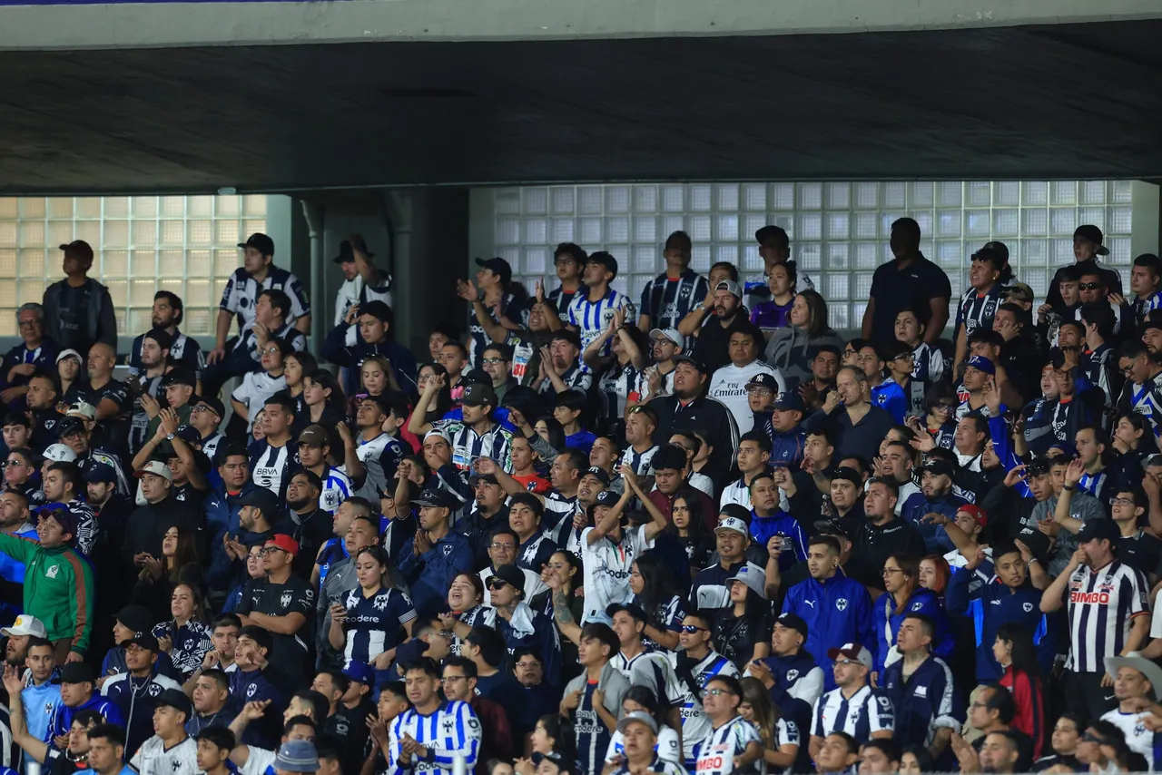 Más de un día después del trágico suceso, Cruz Azul emitió un comunicado oficial dividido en dos secciones. En la primera, el club