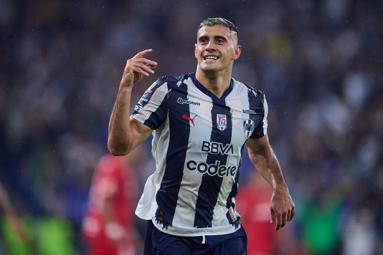 El argentino Germán Berterame, que busca hacer méritos para jugar con México el próximo Mundial, convirtió un gol para darle hoy al Monterrey