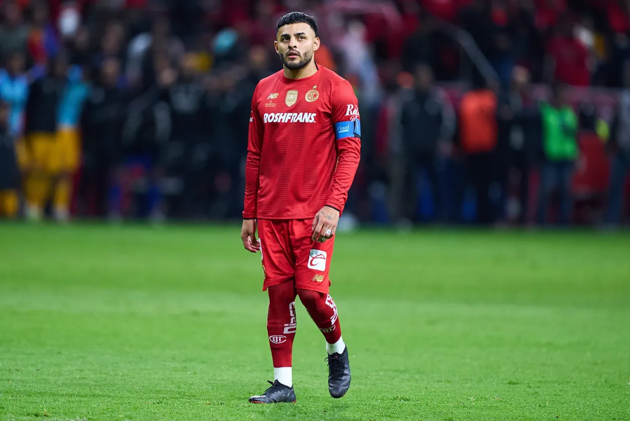 El mundialista Alexis Vega se someterá en las próximas horas a una limpieza articular y estará entre cuatro y seis semanas alejado del Toluca
