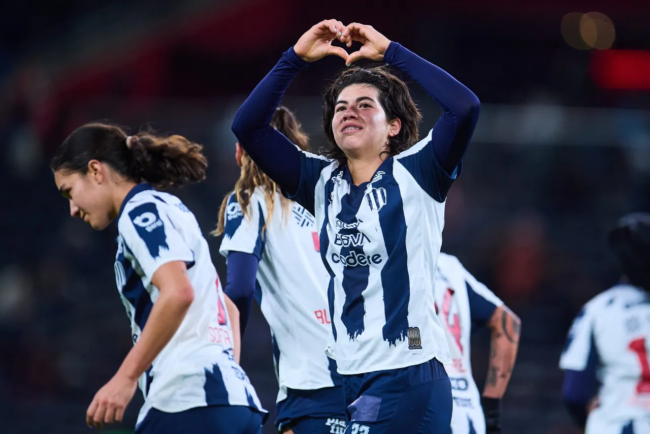 La española Lucía García convirtió este domingo dos goles para encabezar el ataque de las Rayadas de Monterrey en su goleada por 5-0 sobre el Necaxa