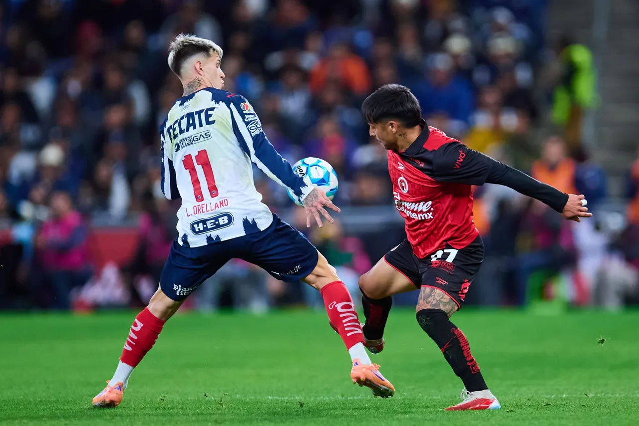 El argentino Luca Orellano y el español convirtieron este sábado los goles que dieron a Monterrey este sábado un empate 2-2 en casa con Tijuana
