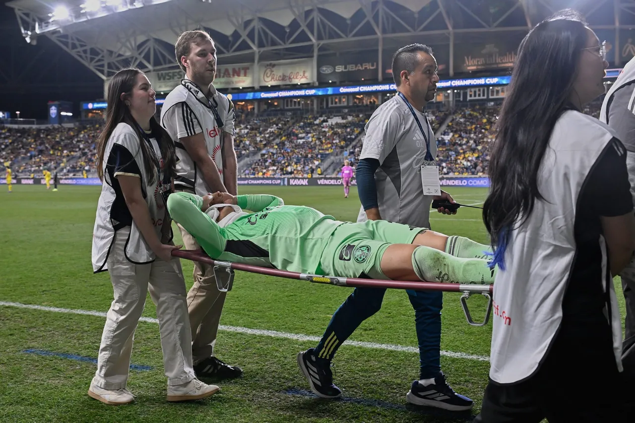 Luis Ángel Malagón, guardameta del América y de la selección mexicana de fútbol, se lesionó este martes en la victoria de su equipo por 0-1 sobre el