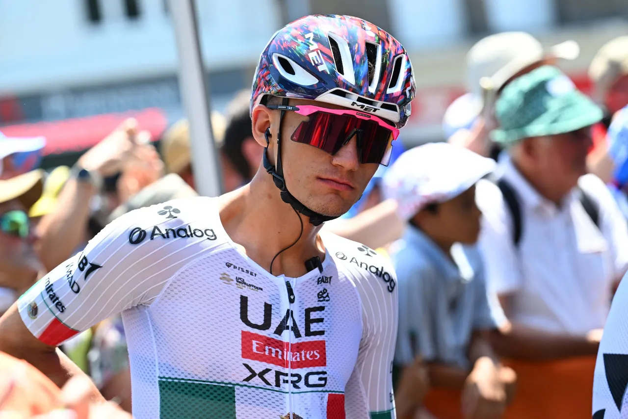 El ciclista mexicano Isaac del Toro sigue como tercer lugar del Tour de Francia después de la Etapa 7 ganada por Tim Merlier