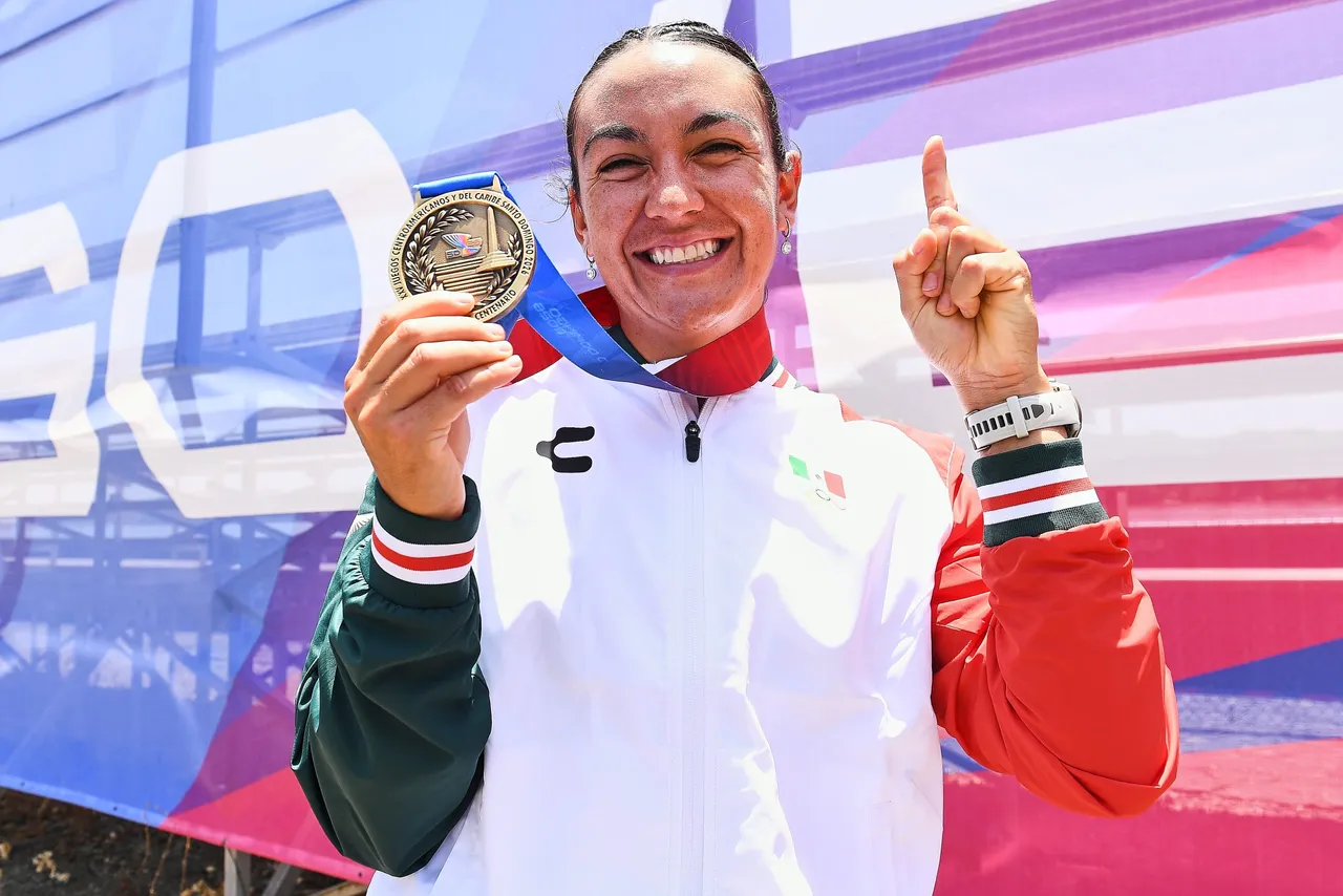 Los títulos llegaron gracias a las actuaciones de Kenia Lechuga y Alexis López, quienes dominaron las pruebas individuales de remos cortos