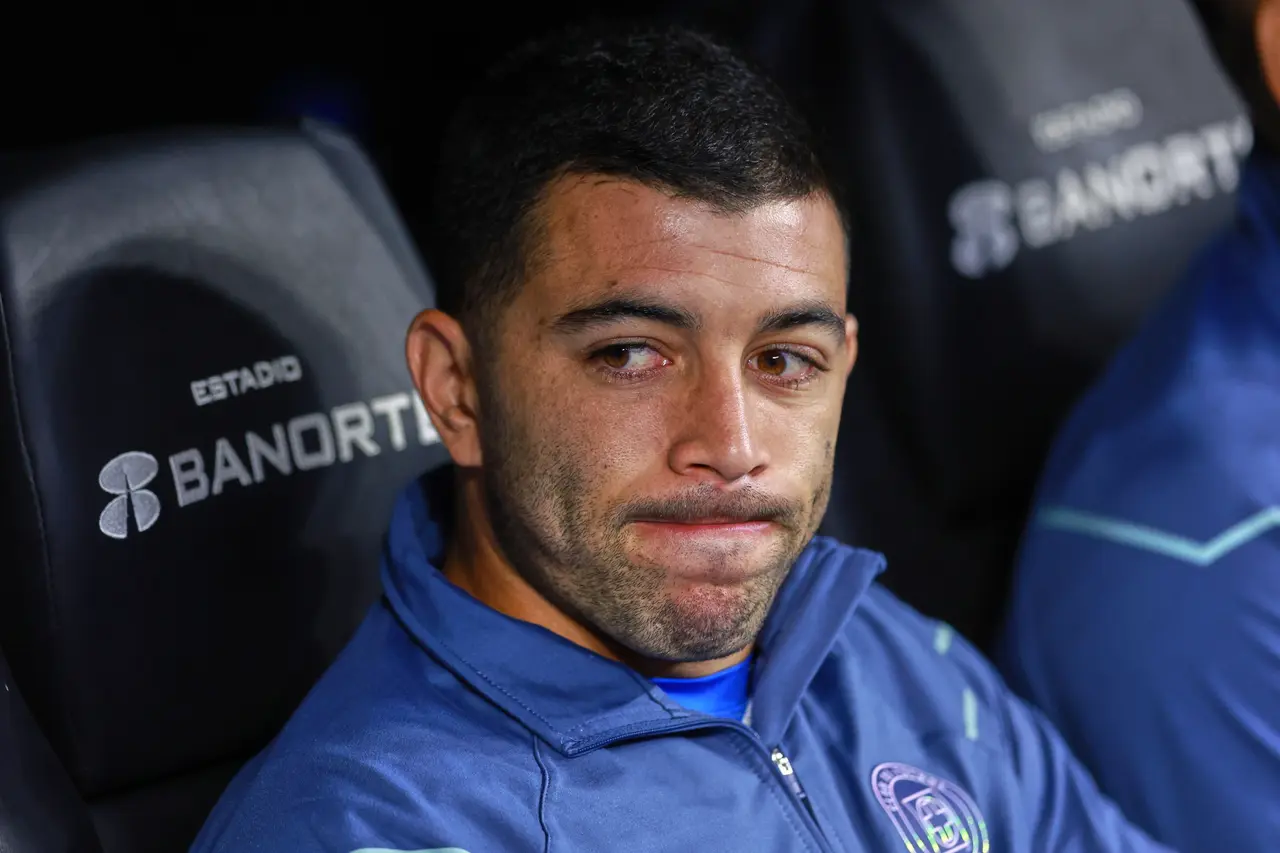 Cruz Azul confirmó la venta de Erik Lira al Mónaco, donde el mediocampista mexicano continuará su carrera en la Ligue 1.