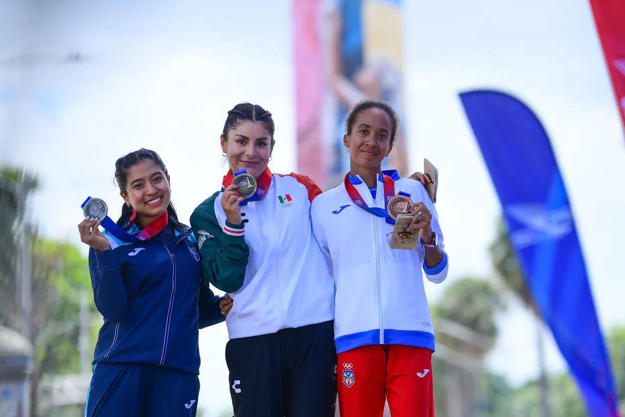 La marchista mexiquense Sofía Ramos conquistó el maratón de marcha atlética y puso el punto final a la participación de México