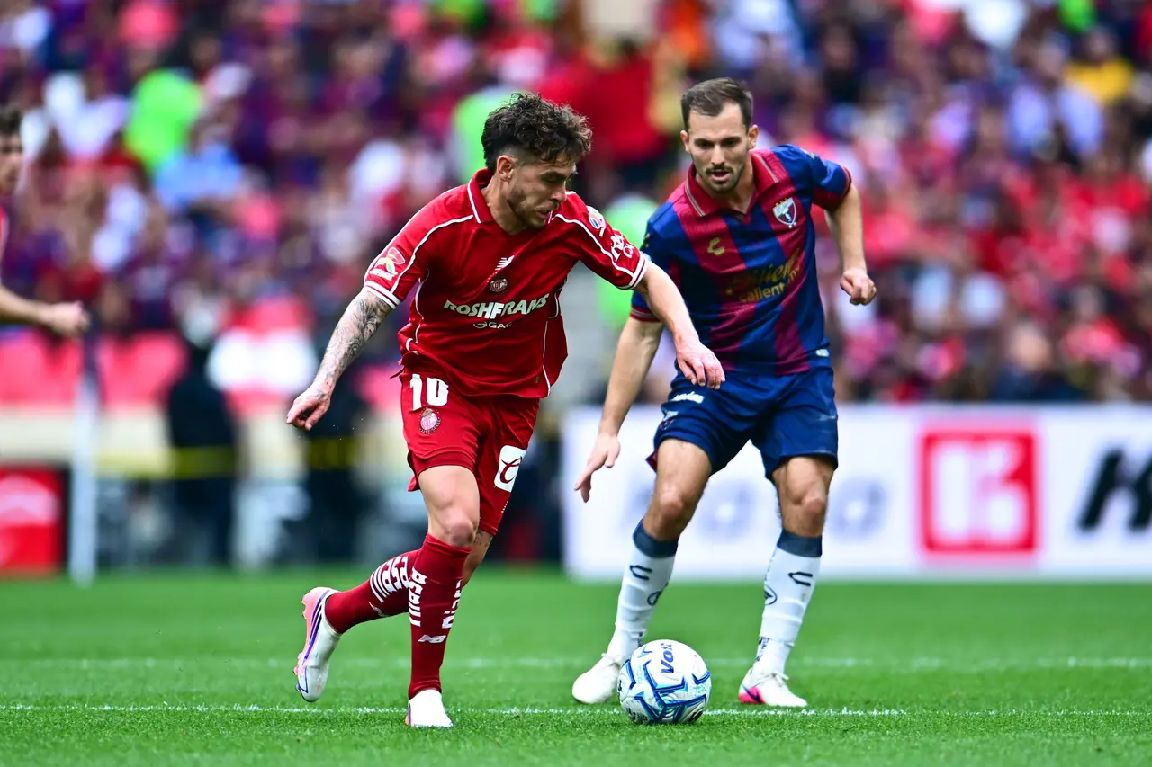 Atlante y Toluca igualaron 0-0 en el Estadio Banorte, en un partido con oportunidades para ambos equipos. Los porteros fueron protagonistas al evitar