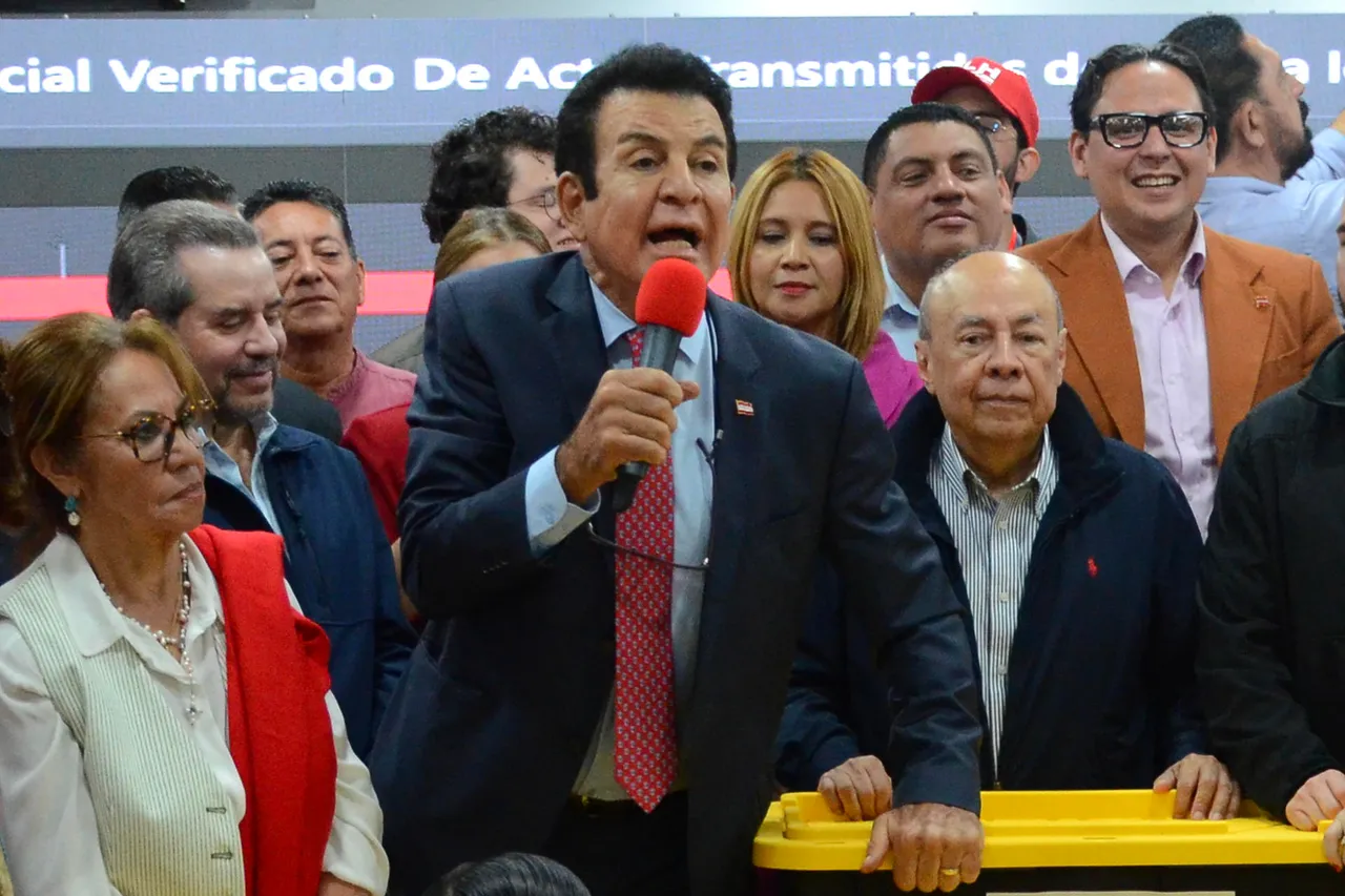 Nasralla supera a Asfura tras reanudarse el conteo preliminar de los comicios en Honduras