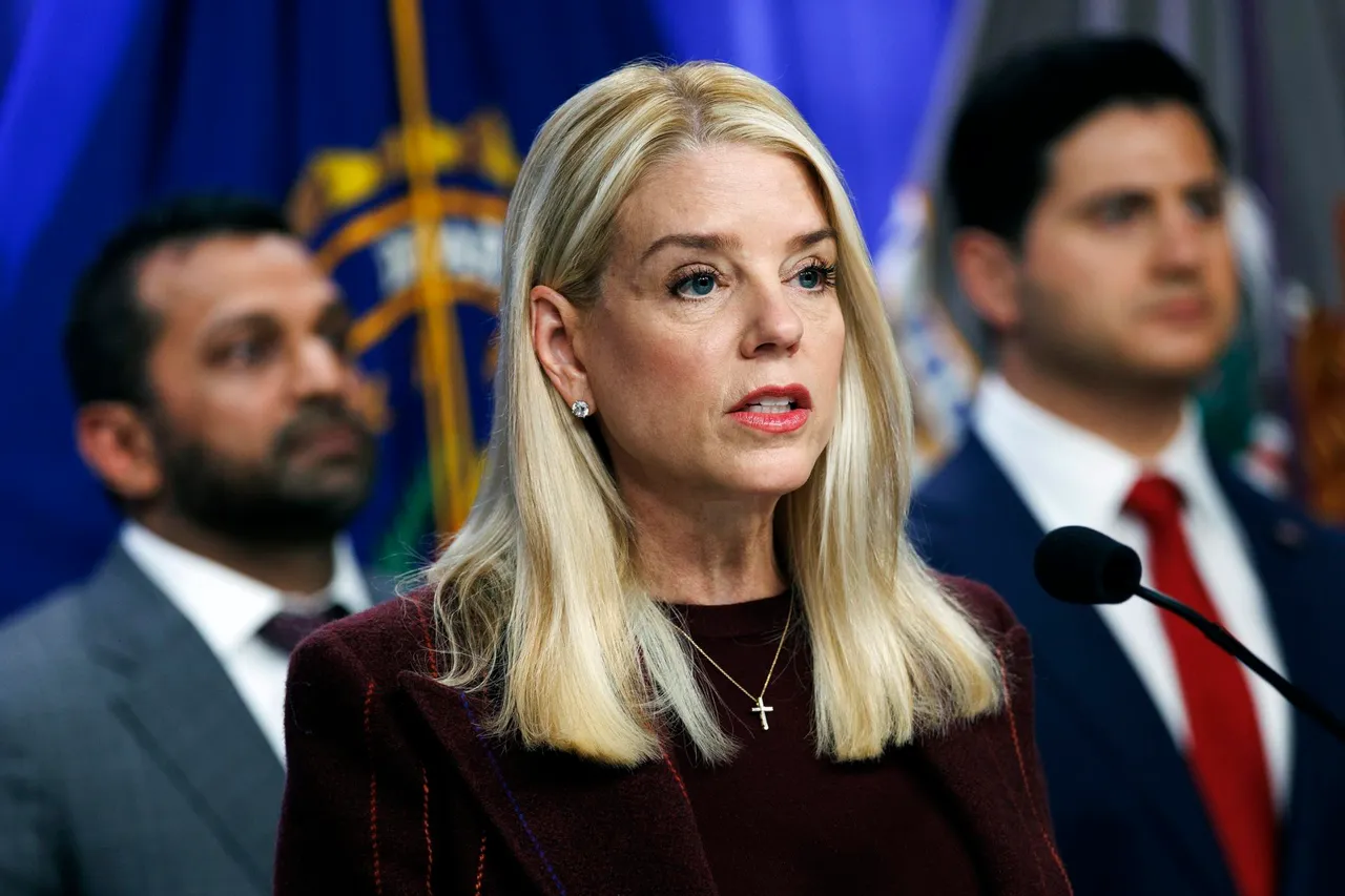 Trump cesa a Pam Bondi y pone al frente a su abogado de confianza