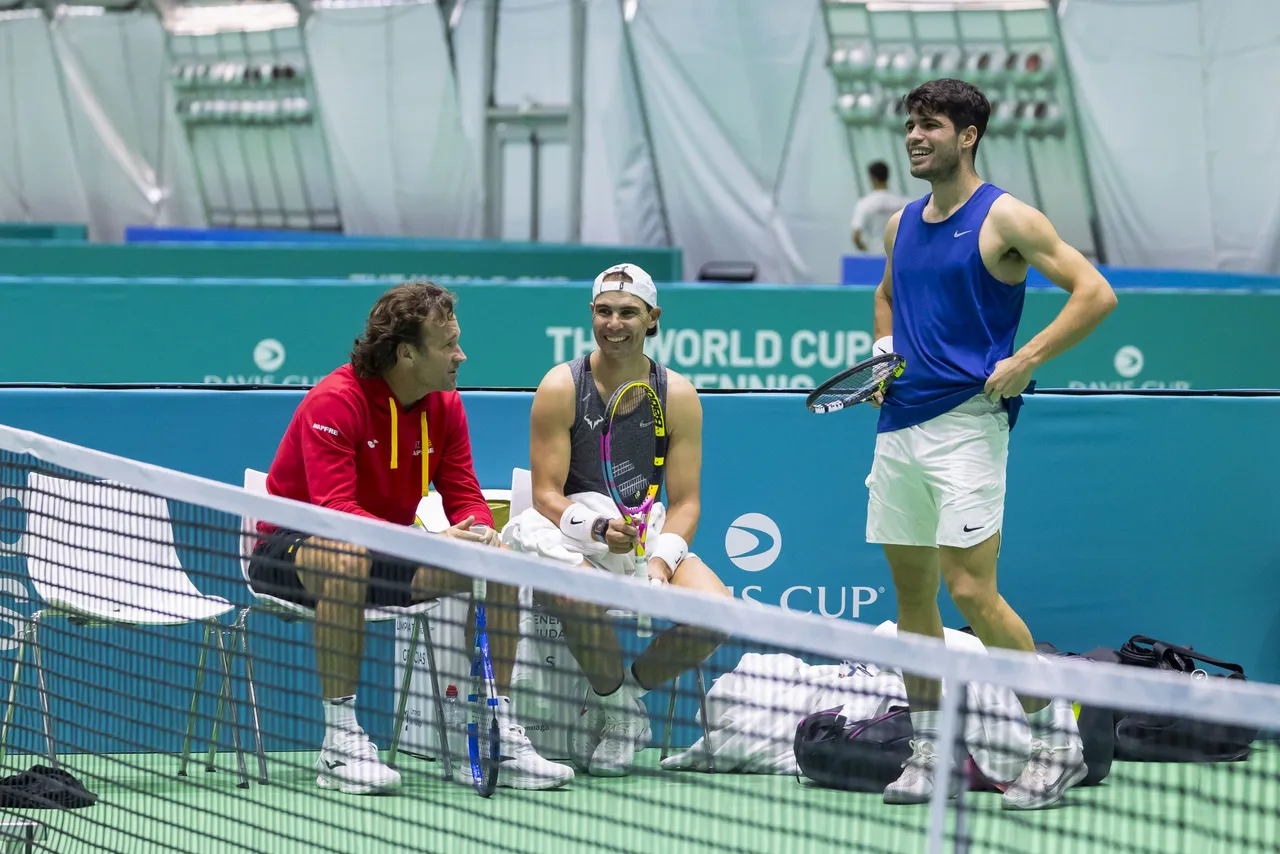 Entrenamiento de los tenistas españoles Carlos Alcaraz y Rafa Nadal