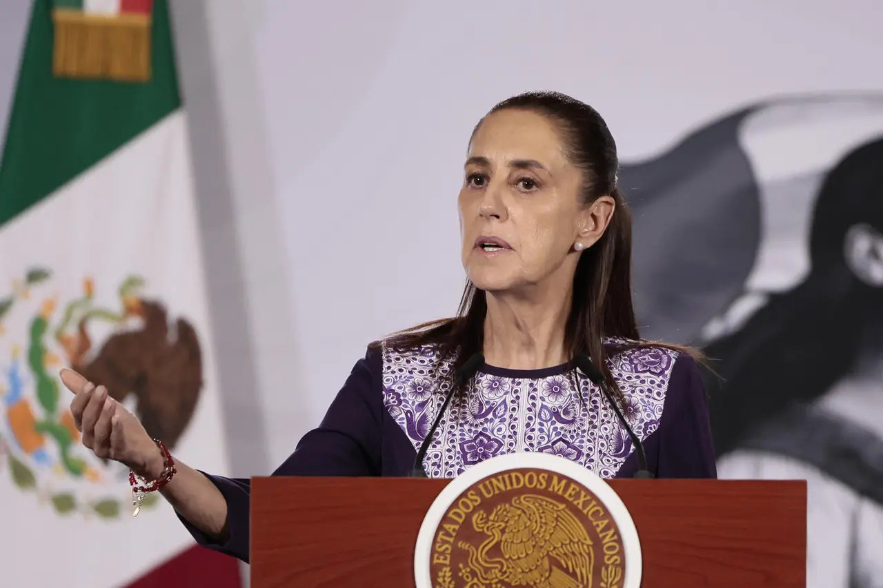 Claudia Sheinbaum durante una conferencia de prensa matutina en Palacio Nacional. EFE/José Méndez