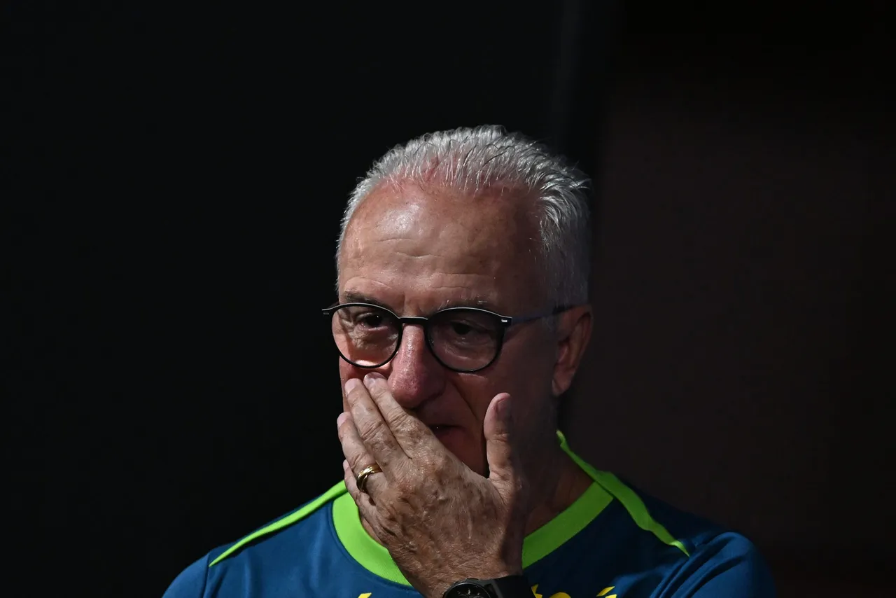 Dorival Júnior habla en rueda de prensa