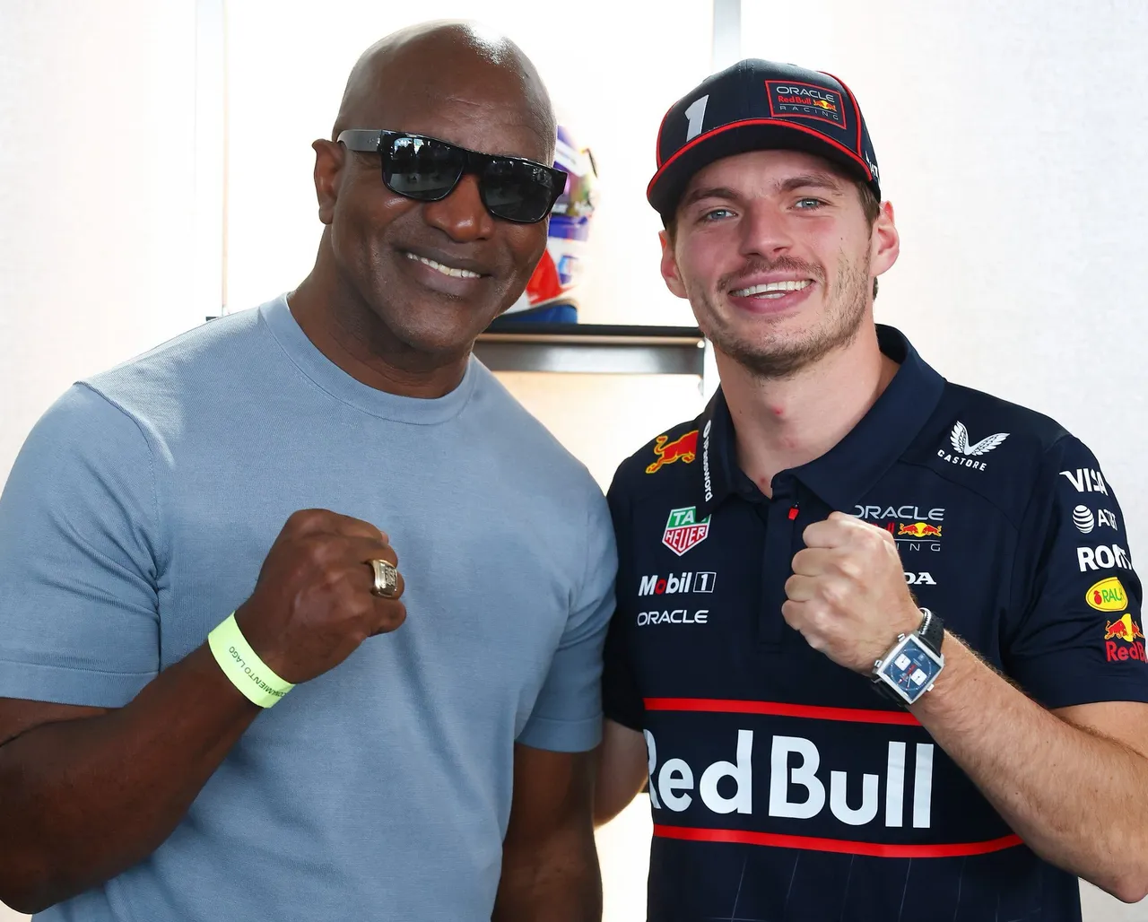 El estadounidense Evander Holyfield, leyenda del boxeo; el seleccionado costarricense Keylor Navas y el DJ argentino Bizarrap acapararon
