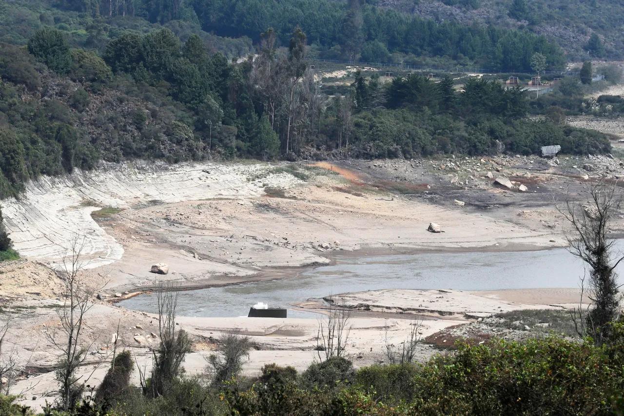 Comienza en Bogotá el racionamiento de agua por sequía en los embalses