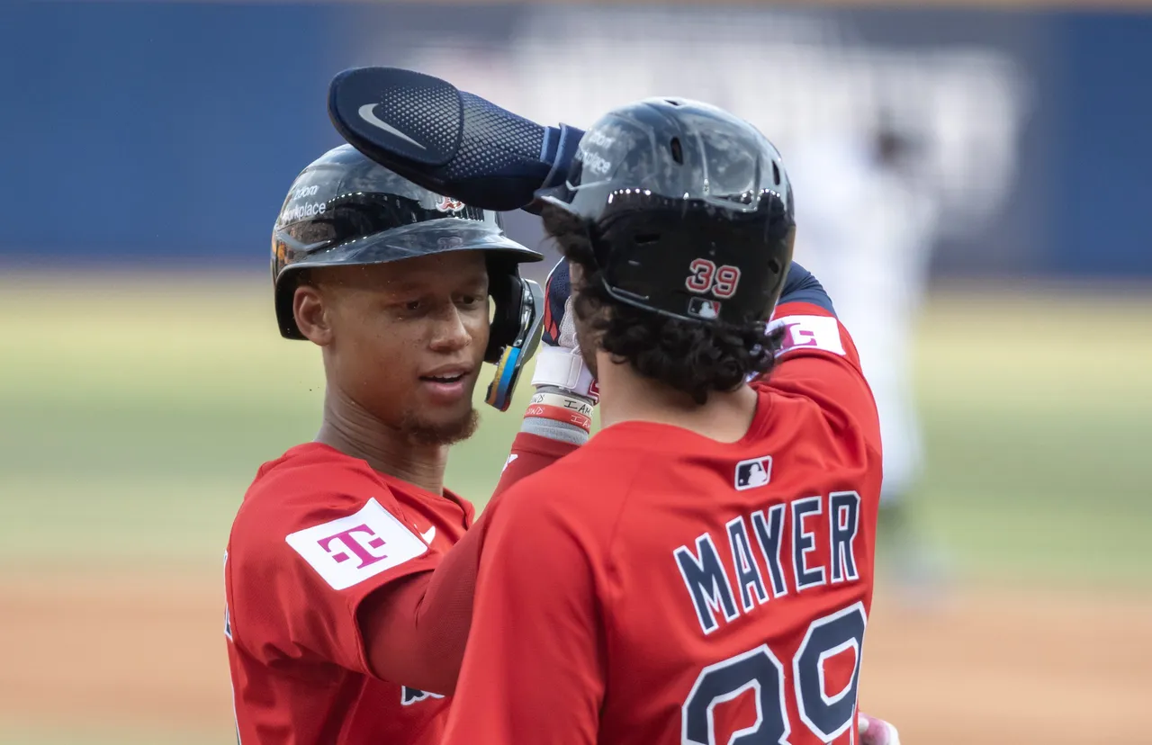 Medias Rojas de Boston &#8211; Sultanes de Monterrey