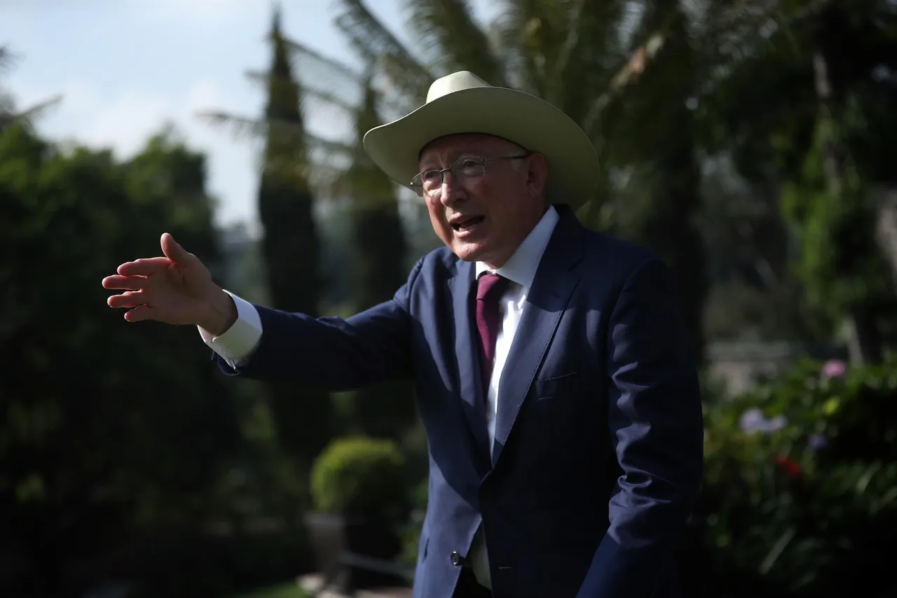 KEN SALAZAR 542568