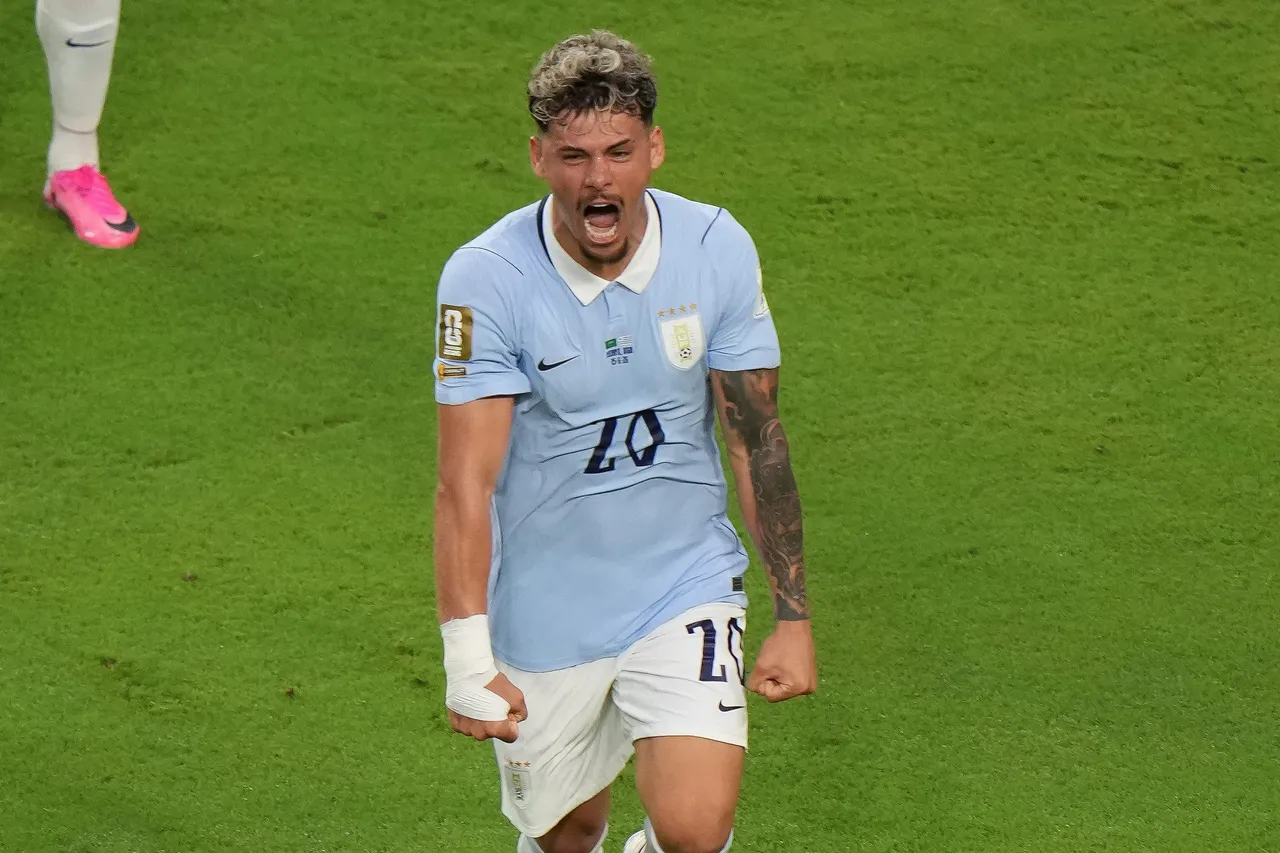 Maxi Araújo salvó este lunes los muebles de Uruguay al marcar el gol del empate 1-1 con Arabia Saudí a los 80 minutos del partido que cerró la primera fecha
