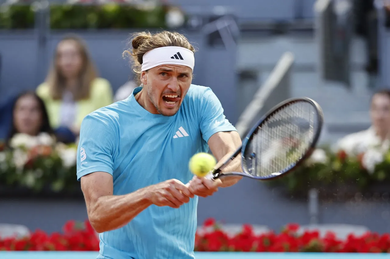 El alemán Alexander Zverev, número 3 del mundo, se impuso este lunes al francés Terence Atmane, 47 del ránking ATP, por 3-6 y 6-7 (7) en los dieciseisavos