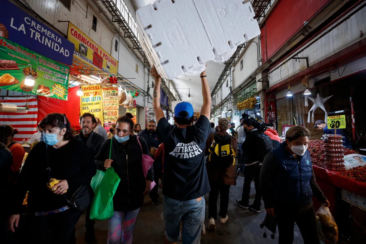 Central de Abasto de México se abarrota en Navidad por su variedad y precios