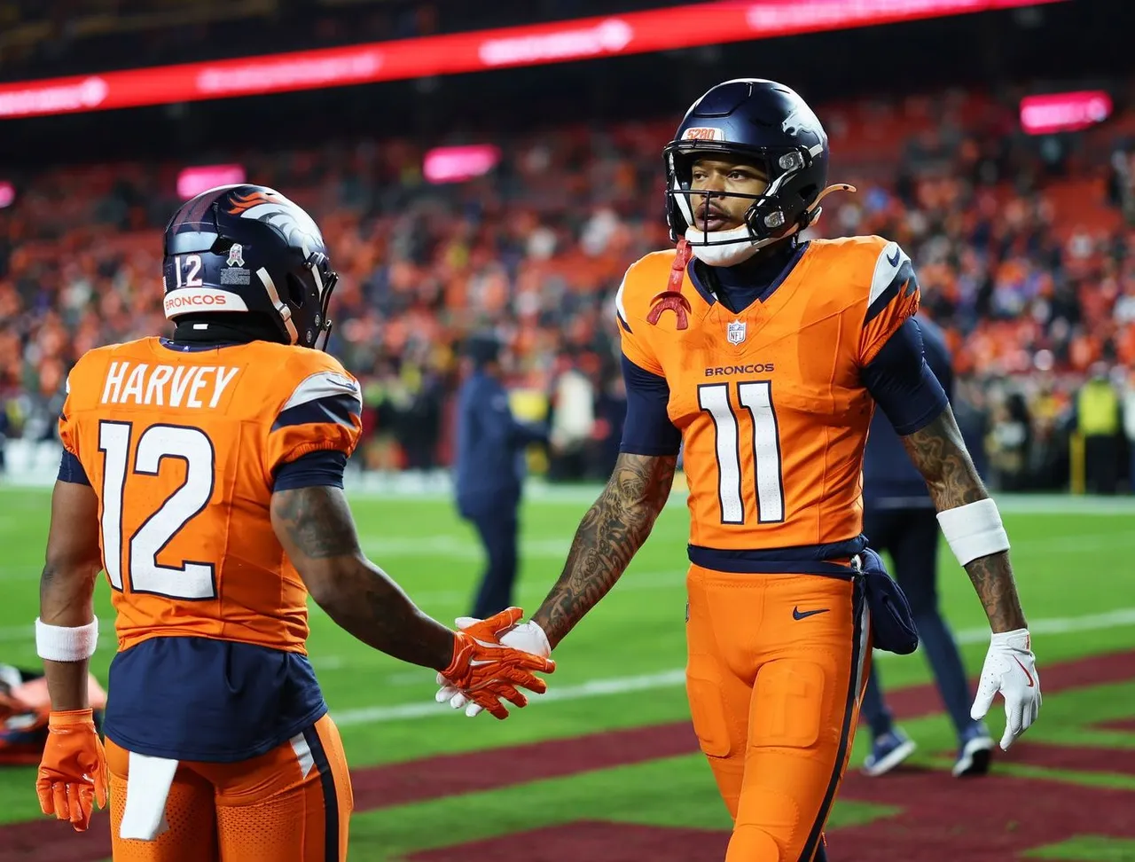 Los Denver Broncos derrotaron este domingo en tiempo extra por 26-27